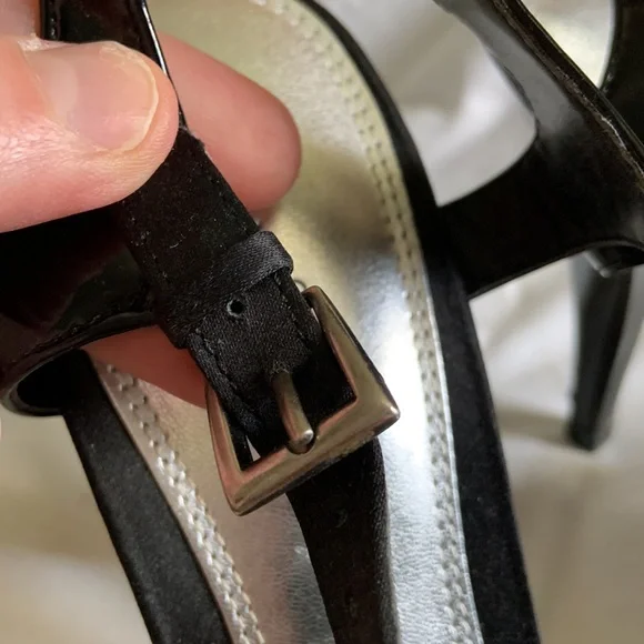 Ruffed Peep Toe Sling Back~ so cute! - Picture 3 of 5